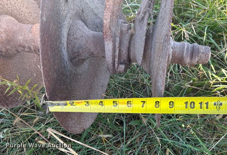 image for item FK0591 International 490 tandem disk