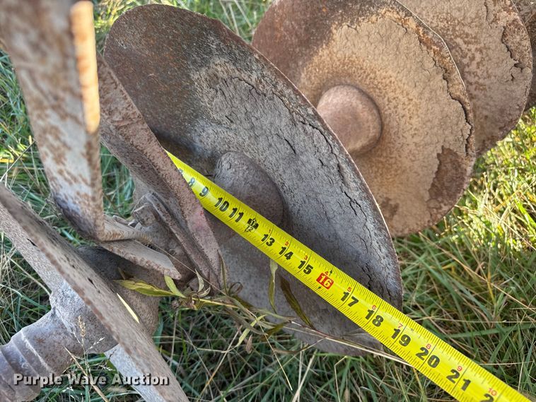 image for item FK0591 International 490 tandem disk