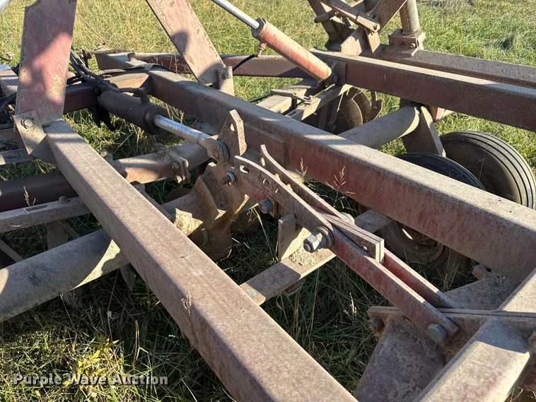 image for item FK0591 International 490 tandem disk