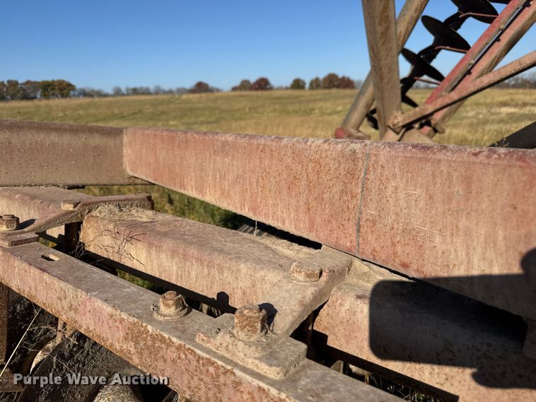 image for item FK0591 International 490 tandem disk