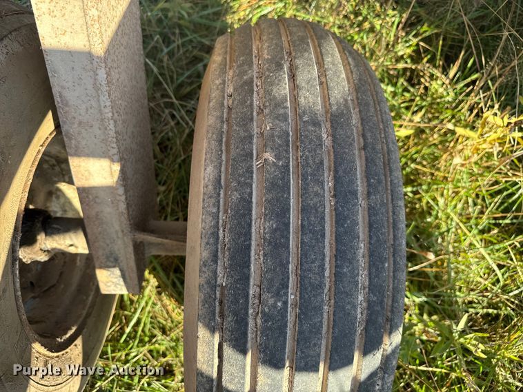 image for item FK0591 International 490 tandem disk