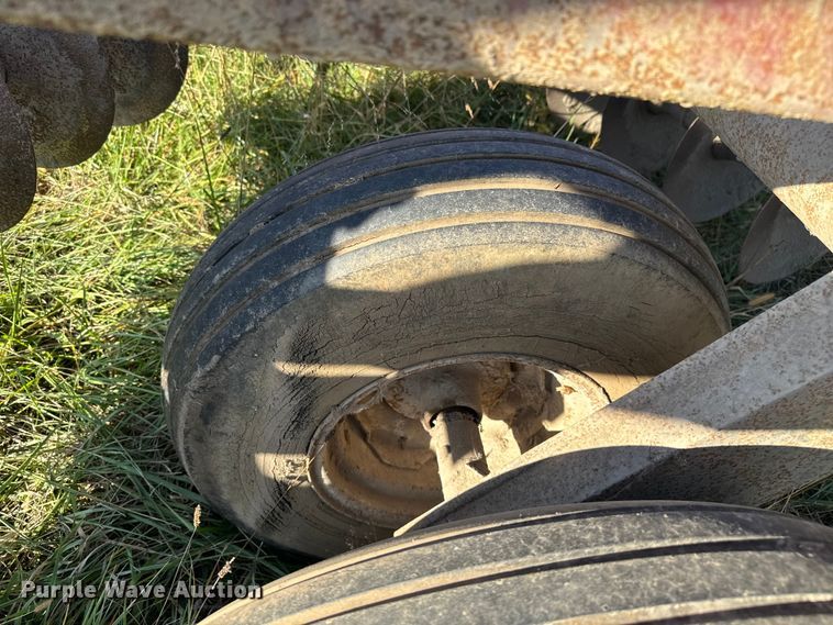 image for item FK0591 International 490 tandem disk