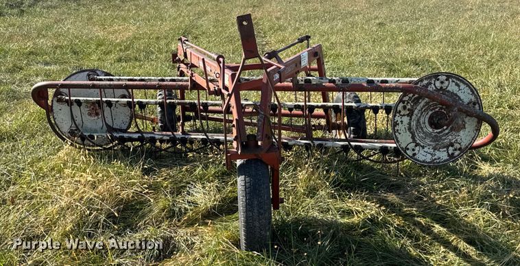 image for item FK0593 Hesston 3950 hay rake