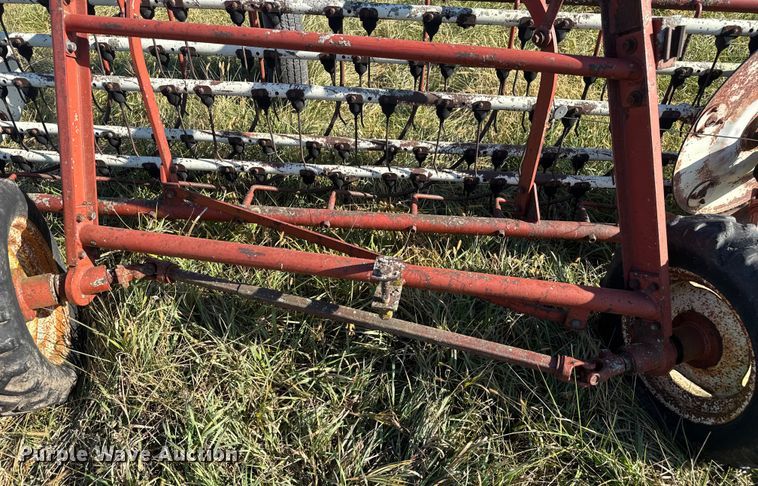 image for item FK0593 Hesston 3950 hay rake