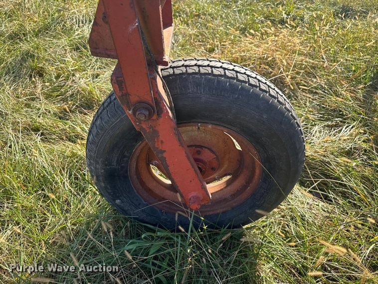 image for item FK0593 Hesston 3950 hay rake