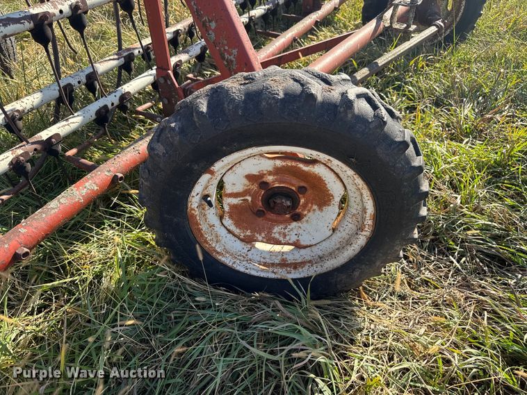 image for item FK0593 Hesston 3950 hay rake
