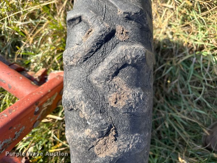 image for item FK0593 Hesston 3950 hay rake