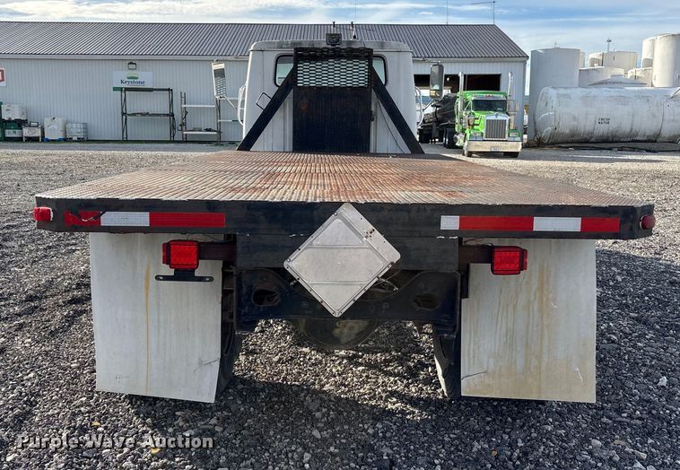image for item FK1004 1983 International 1724 flatbed truck