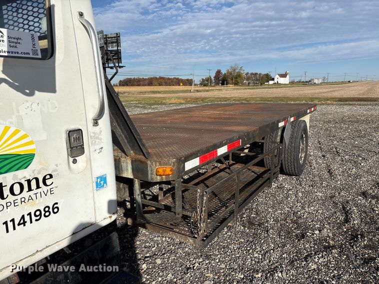 image for item FK1004 1983 International 1724 flatbed truck