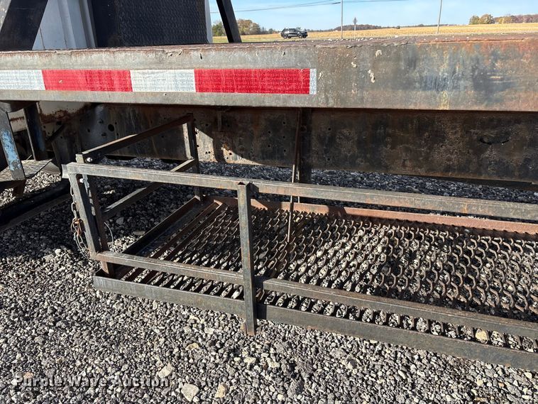 image for item FK1004 1983 International 1724 flatbed truck