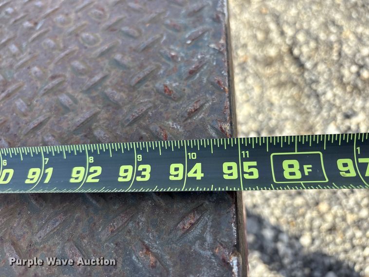 image for item FK1004 1983 International 1724 flatbed truck