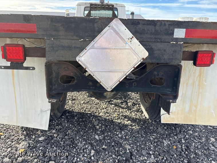 image for item FK1004 1983 International 1724 flatbed truck