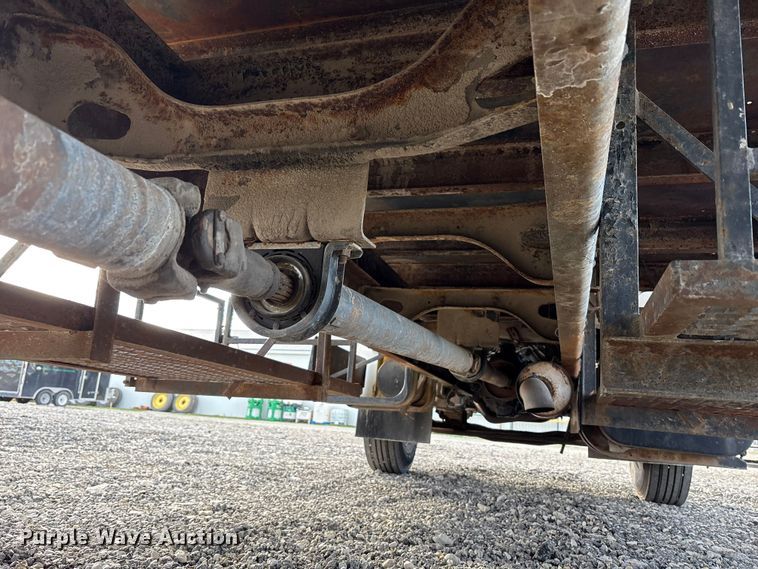 image for item FK1004 1983 International 1724 flatbed truck