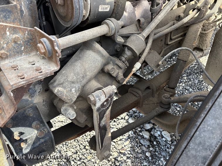 image for item FK1004 1983 International 1724 flatbed truck