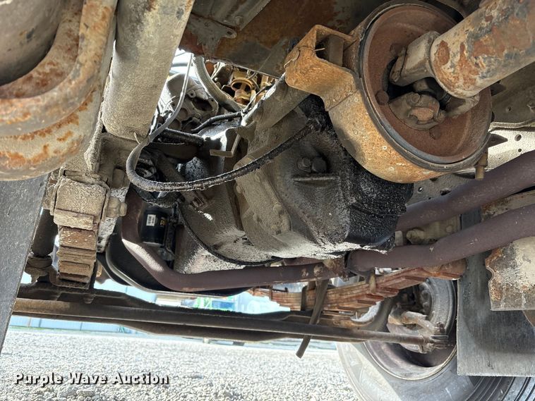 image for item FK1004 1983 International 1724 flatbed truck