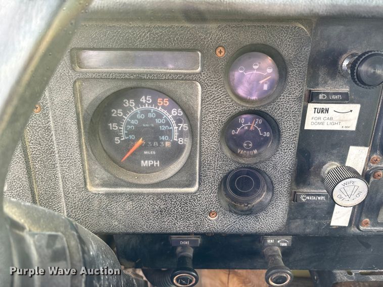 image for item FK1004 1983 International 1724 flatbed truck