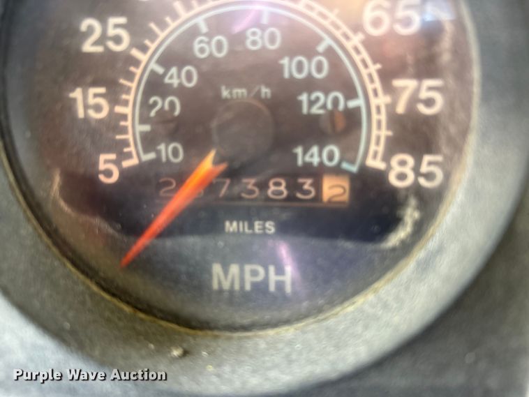 image for item FK1004 1983 International 1724 flatbed truck