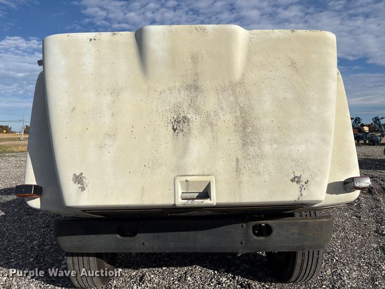 image for item FK1004 1983 International 1724 flatbed truck