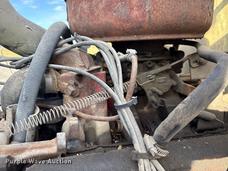 image for item FK1004 1983 International 1724 flatbed truck