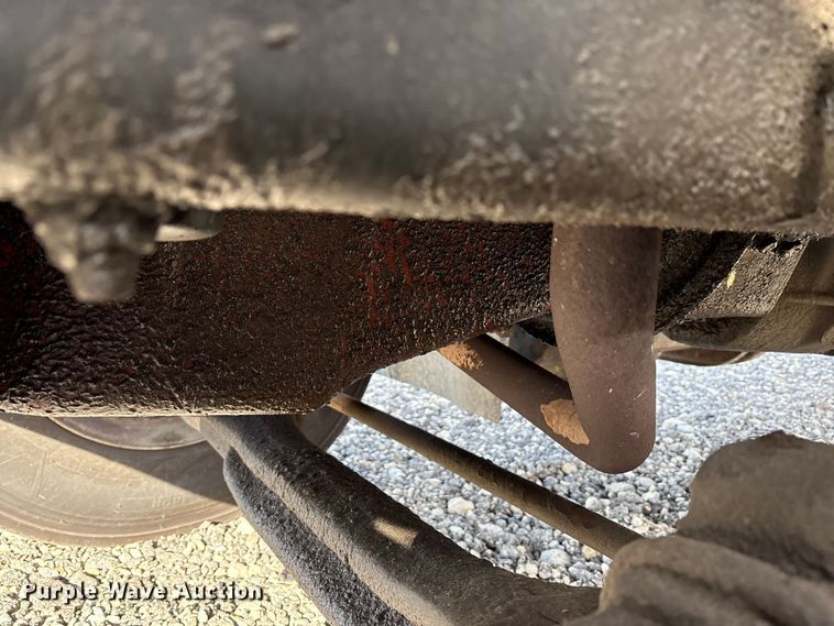 image for item FK1004 1983 International 1724 flatbed truck