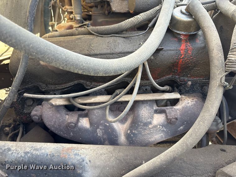 image for item FK1004 1983 International 1724 flatbed truck