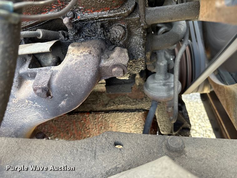 image for item FK1004 1983 International 1724 flatbed truck