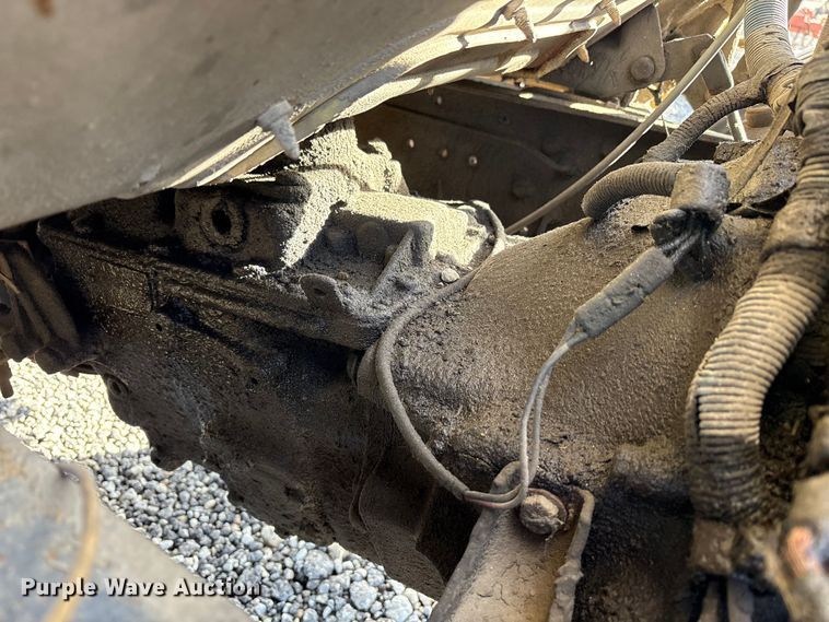 image for item FK1004 1983 International 1724 flatbed truck