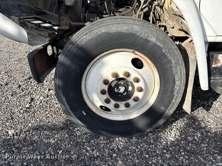 image for item FK1004 1983 International 1724 flatbed truck