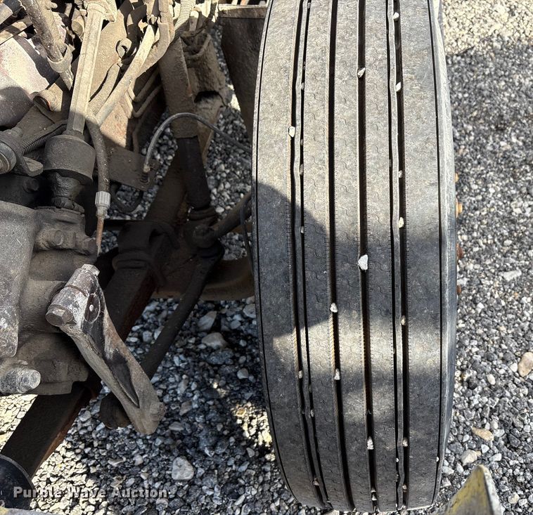 image for item FK1004 1983 International 1724 flatbed truck