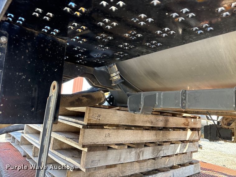 image for item FK1006 AGCO sprayer bed