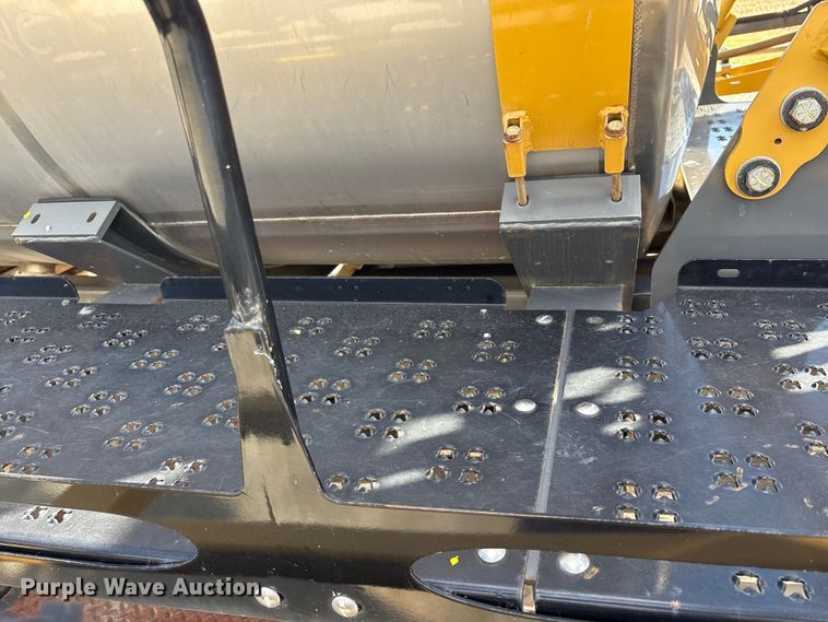 image for item FK1006 AGCO sprayer bed