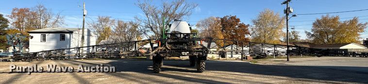 image for item FK1007 2011 John Deere 4830 sprayer