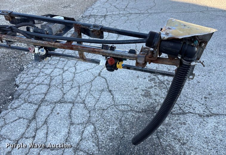 image for item FK1007 2011 John Deere 4830 sprayer