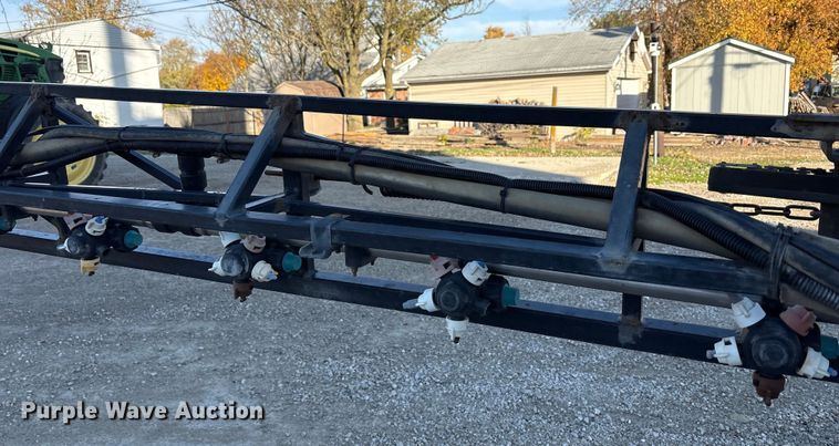 image for item FK1007 2011 John Deere 4830 sprayer