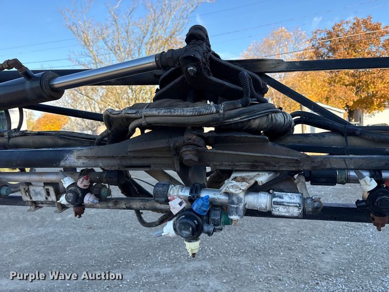 image for item FK1007 2011 John Deere 4830 sprayer