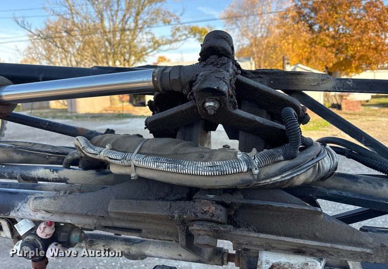 image for item FK1007 2011 John Deere 4830 sprayer