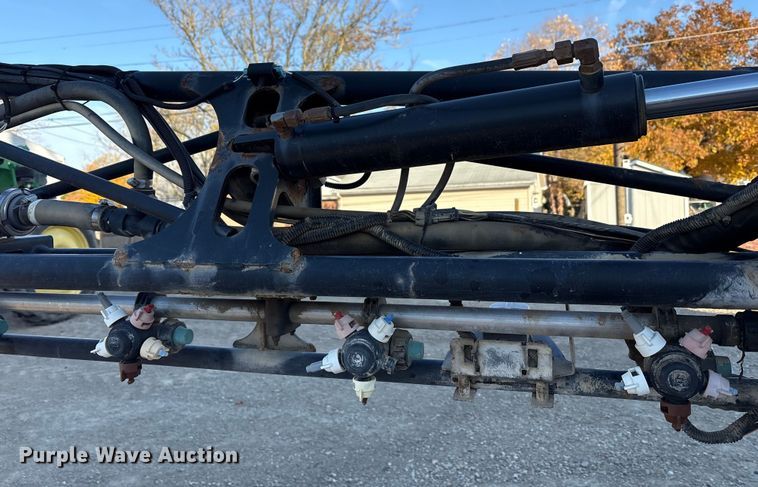 image for item FK1007 2011 John Deere 4830 sprayer