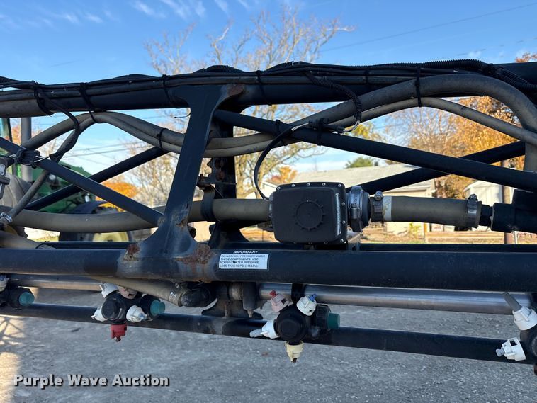 image for item FK1007 2011 John Deere 4830 sprayer