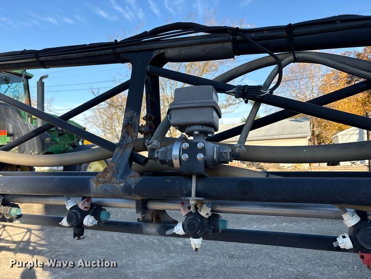 image for item FK1007 2011 John Deere 4830 sprayer