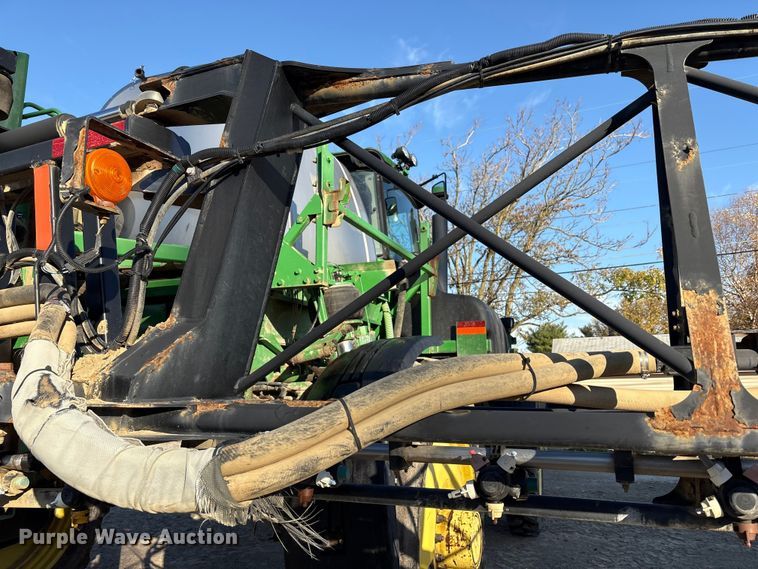image for item FK1007 2011 John Deere 4830 sprayer