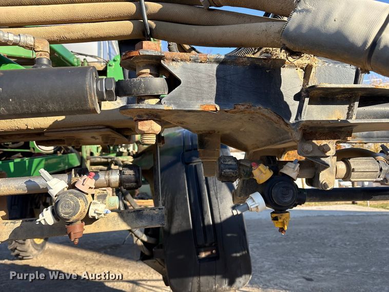 image for item FK1007 2011 John Deere 4830 sprayer