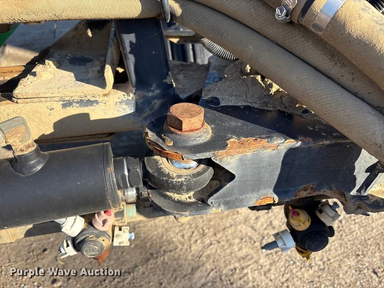 image for item FK1007 2011 John Deere 4830 sprayer