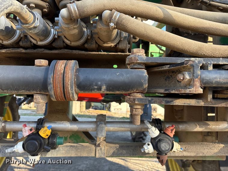 image for item FK1007 2011 John Deere 4830 sprayer