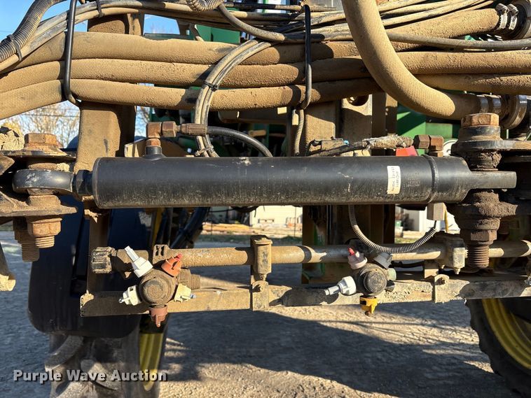image for item FK1007 2011 John Deere 4830 sprayer
