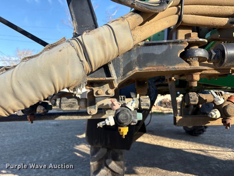 image for item FK1007 2011 John Deere 4830 sprayer