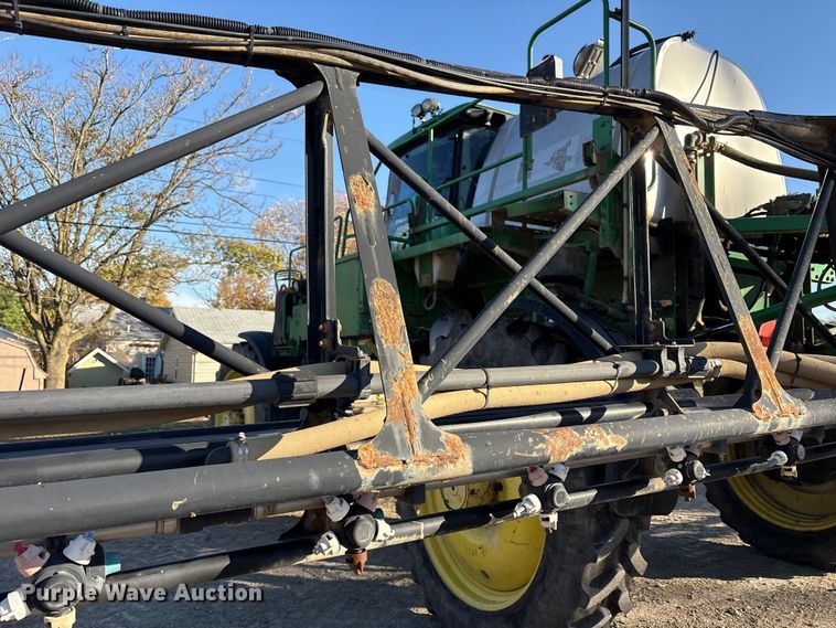image for item FK1007 2011 John Deere 4830 sprayer