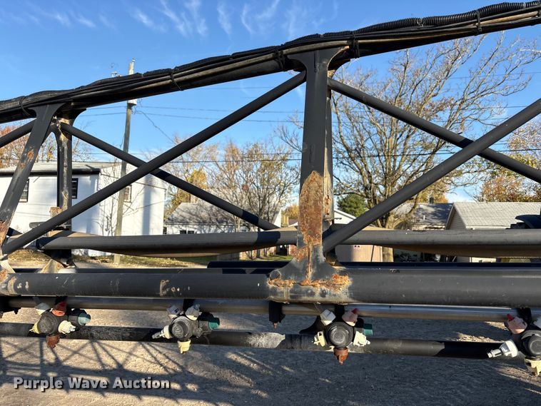 image for item FK1007 2011 John Deere 4830 sprayer