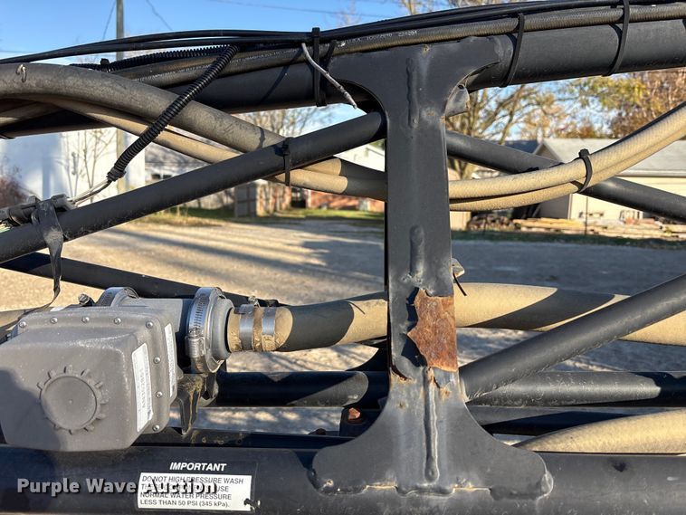 image for item FK1007 2011 John Deere 4830 sprayer