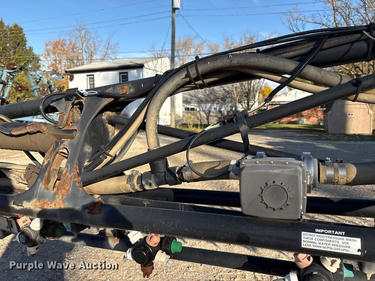 image for item FK1007 2011 John Deere 4830 sprayer