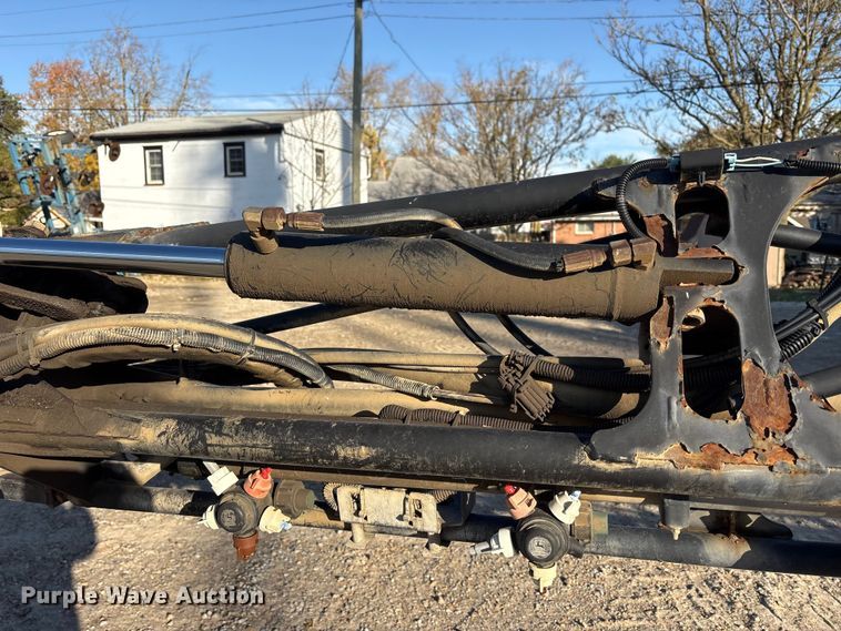 image for item FK1007 2011 John Deere 4830 sprayer